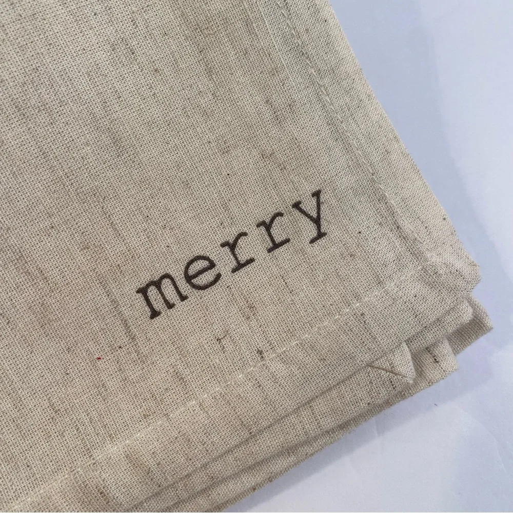 Robert Stanley Home Collection Christmas Words 4 Pack 20 x 20 Natural Napkin Set